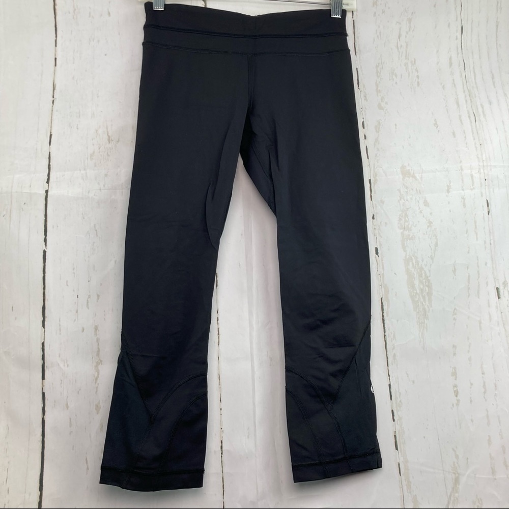 Lululemon black cropped leggings